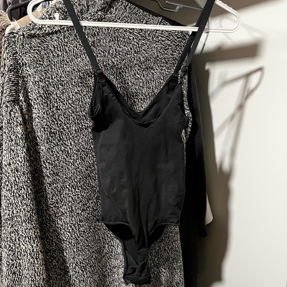 Skims bodysuit - Picture 4 of 5